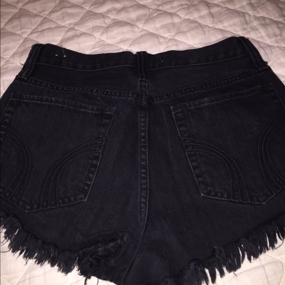 High-waisted distressed black denim shorts - Picture 3 of 5